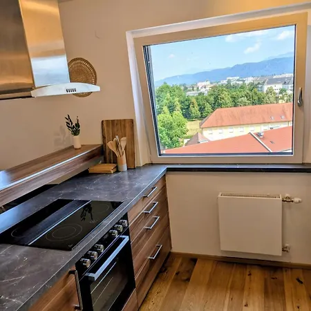 Geraeumiges City-apartment Klagenfurt דירה קלגנפורט