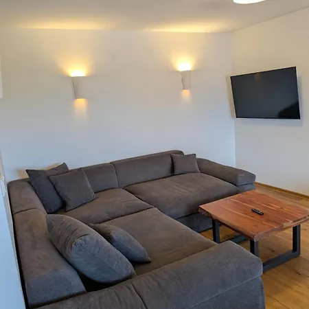 شقة Geraeumiges City-apartment Klagenfurt كلاغنفورت