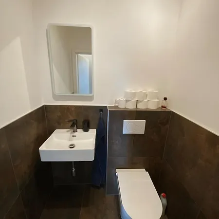 شقة Geraeumiges City-apartment Klagenfurt كلاغنفورت